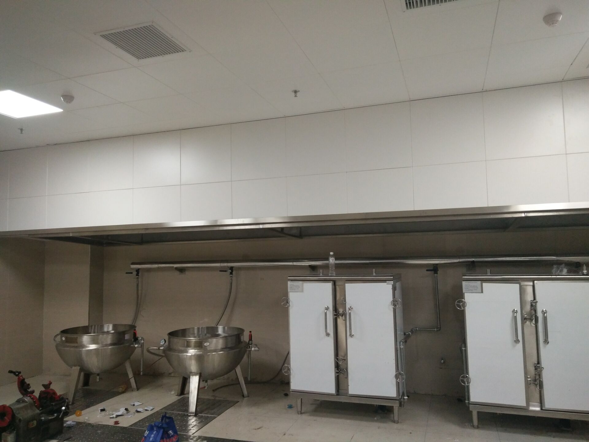 我司明萊能源現(xiàn)擬采用燃?xì)庹羝魵鈾C(jī)發(fā)生器對將軍、天河酒店進(jìn)行蒸汽節(jié)能改造。